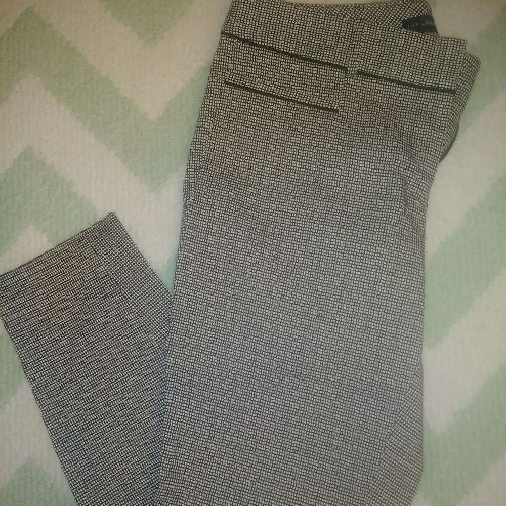 Ankle length tiny checkered gray pants